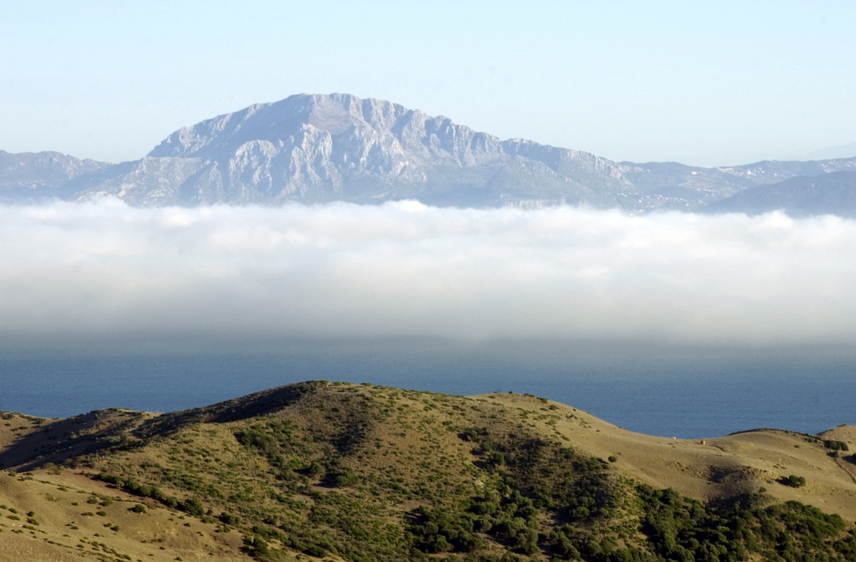 Einen Blick wie diesen direkt auf Afrika hat man in Andalusien oft