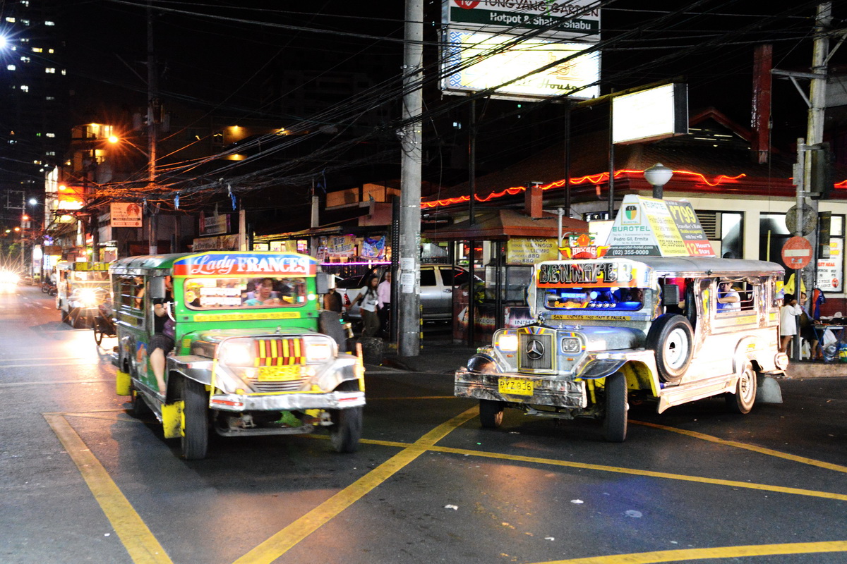 Eine Fahrt mit dem Jeepney wie man Ihn nur hier Sieht sollte sein 